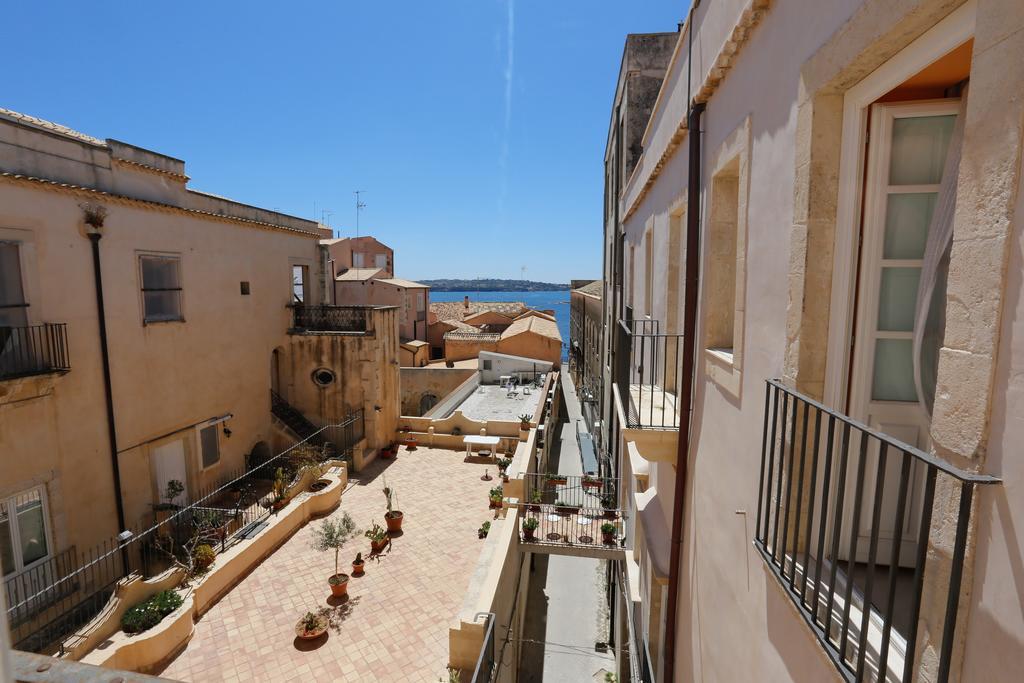 Casa Maiorca Apartman Szirakúza Szoba fotó